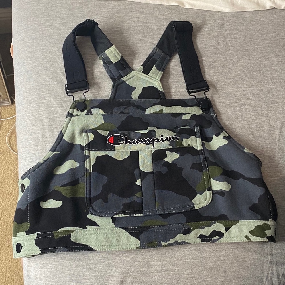 Champion Overall top